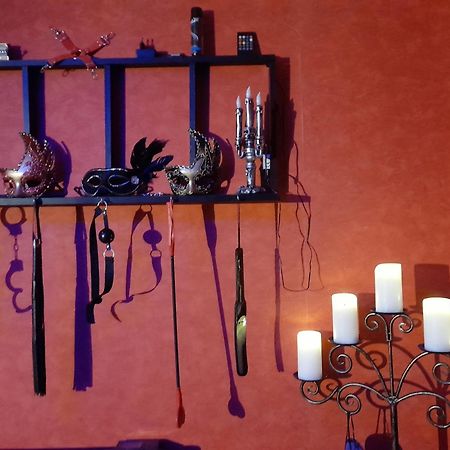 Love Room Le Rouge Et Noir بارْ المظهر الخارجي الصورة