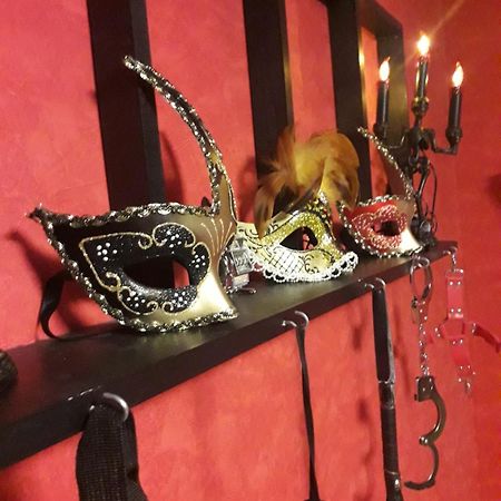 Love Room Le Rouge Et Noir بارْ المظهر الخارجي الصورة