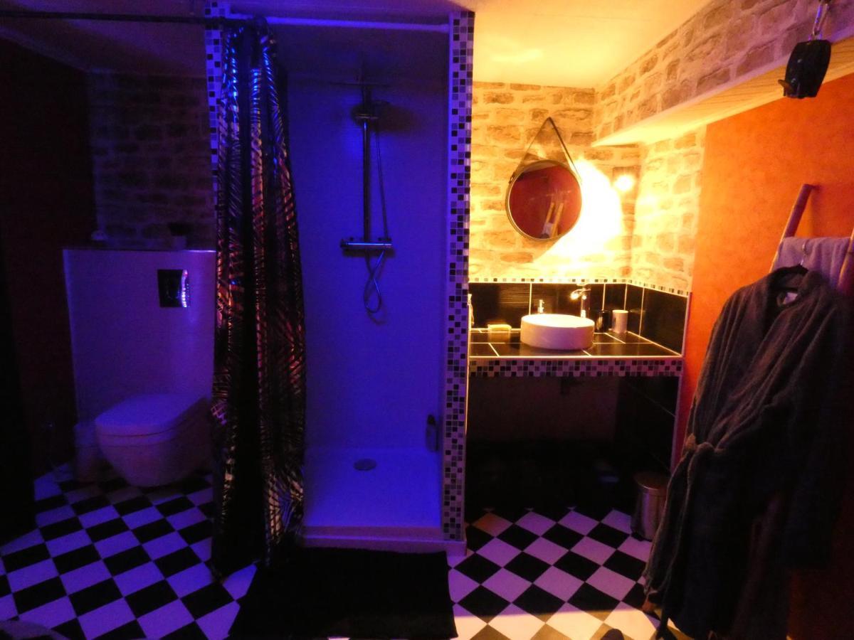 Love Room Le Rouge Et Noir بارْ المظهر الخارجي الصورة