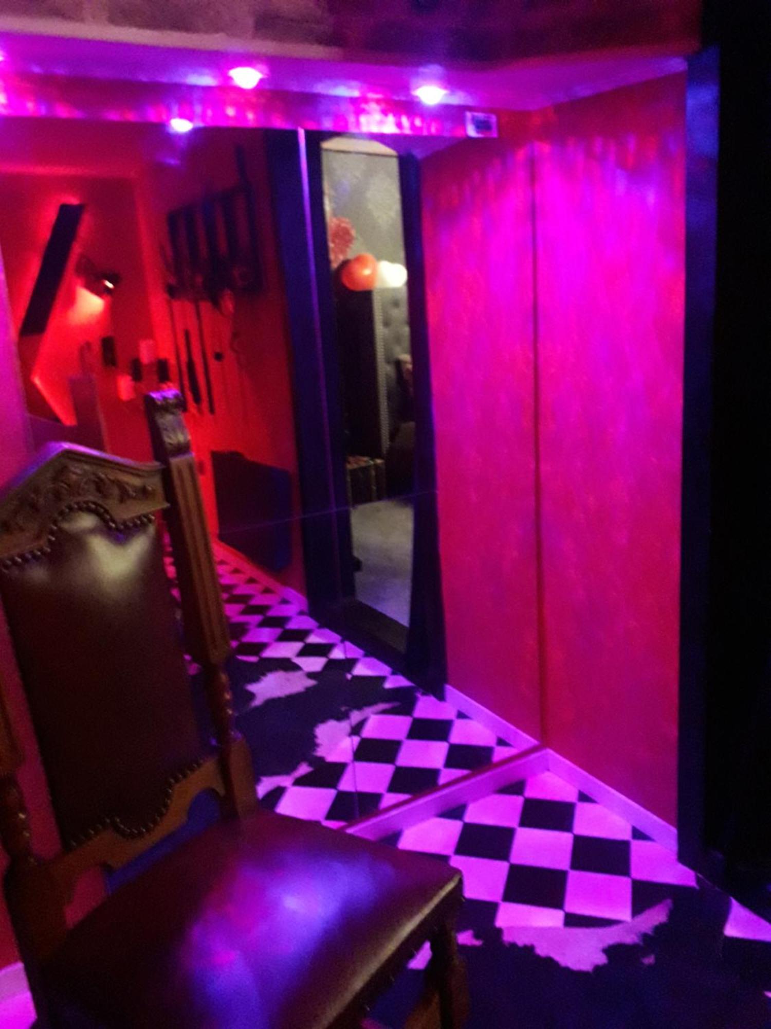 Love Room Le Rouge Et Noir بارْ المظهر الخارجي الصورة