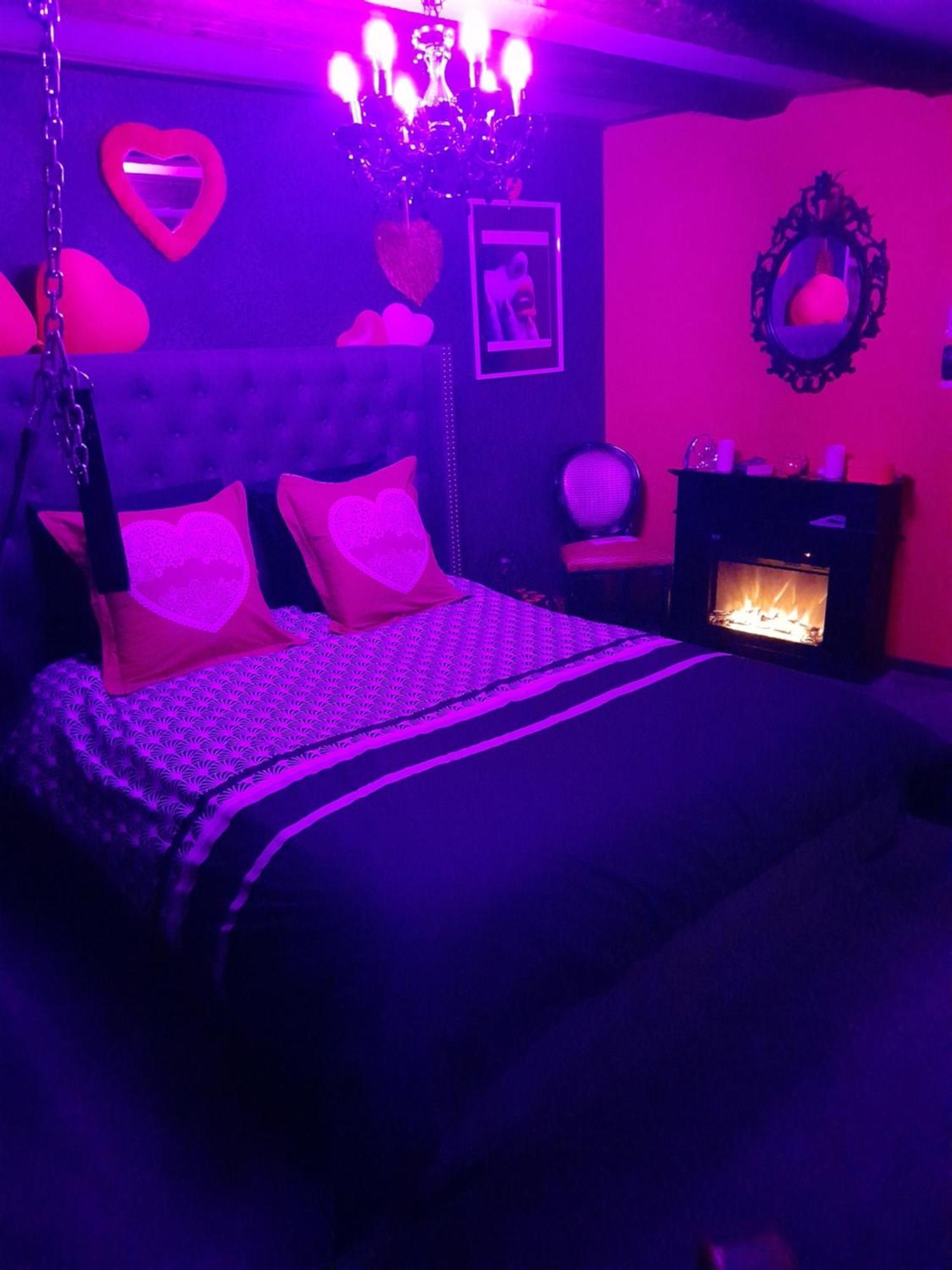Love Room Le Rouge Et Noir بارْ المظهر الخارجي الصورة