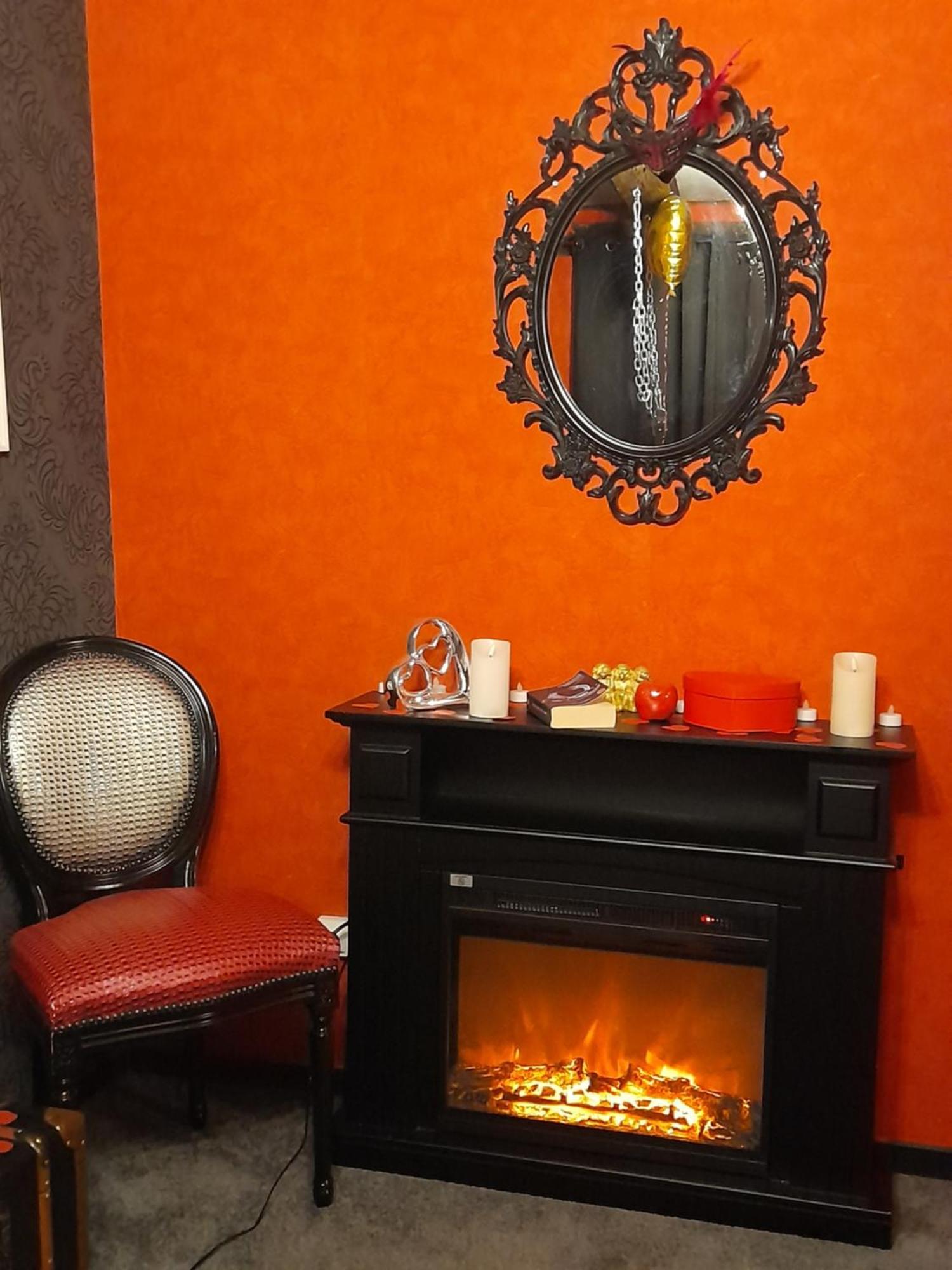 Love Room Le Rouge Et Noir بارْ المظهر الخارجي الصورة